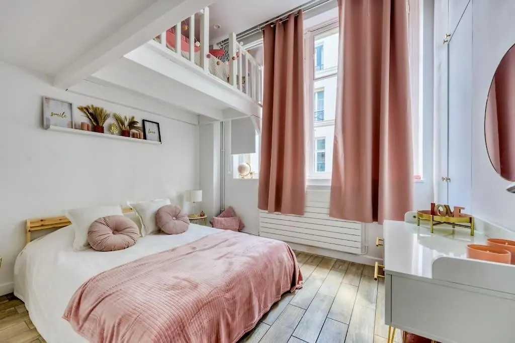 Luxe Parisien Au Coeur Du Marais Apartment  Paris