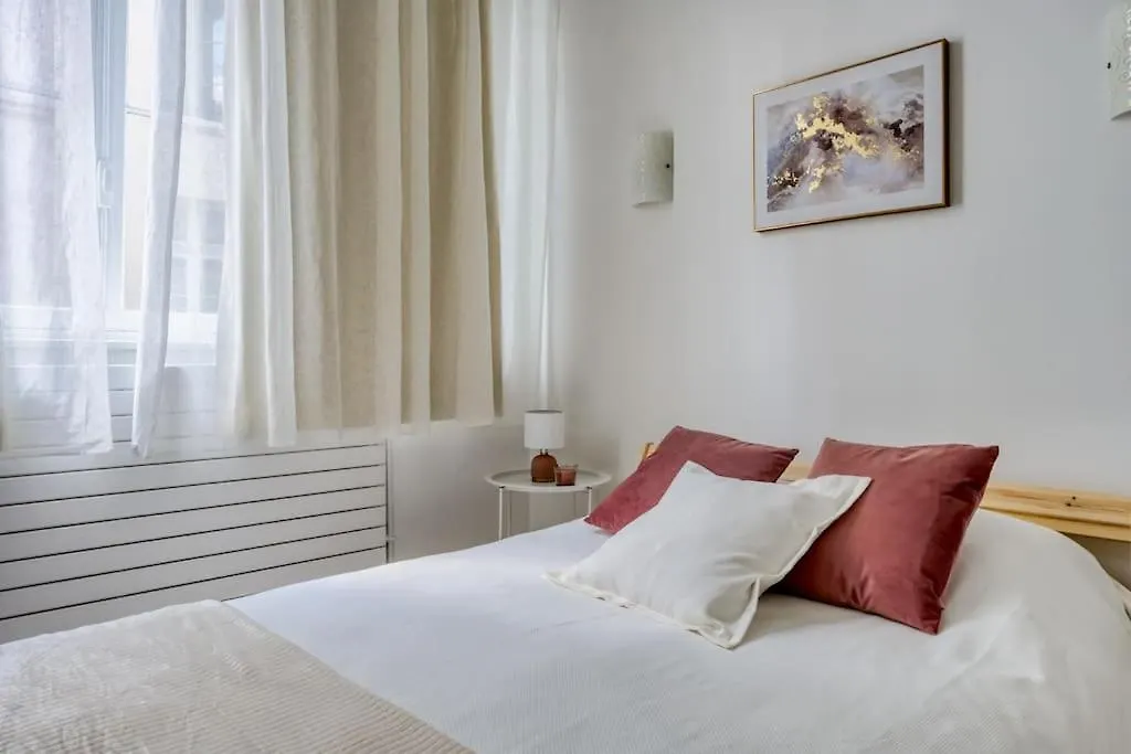 Luxe Parisien Au Coeur Du Marais Apartment France