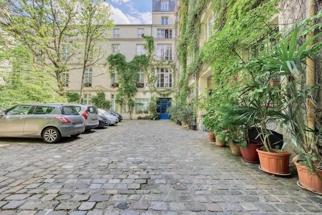 Luxe Parisien Au Coeur Du Marais Apartment